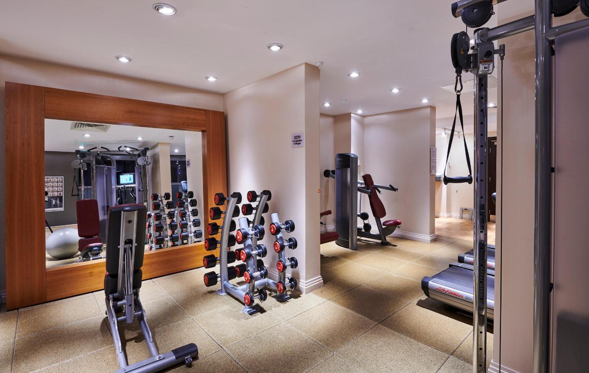 Doubletree By Hilton London Ealing Hotel Екстериор снимка