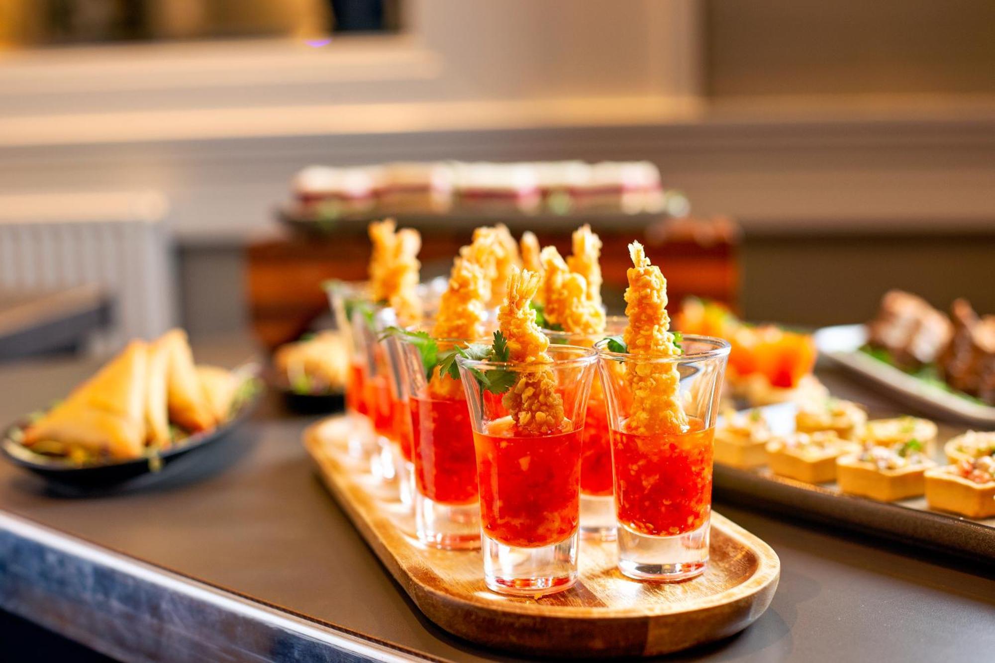 Doubletree By Hilton London Ealing Hotel Екстериор снимка